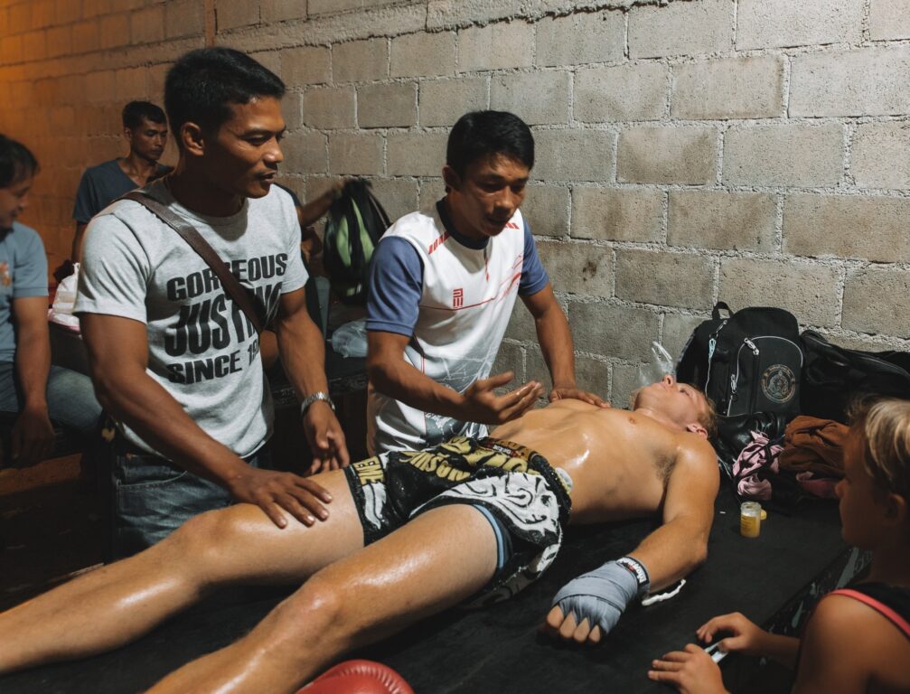 massage before fighting muay thai in thailand