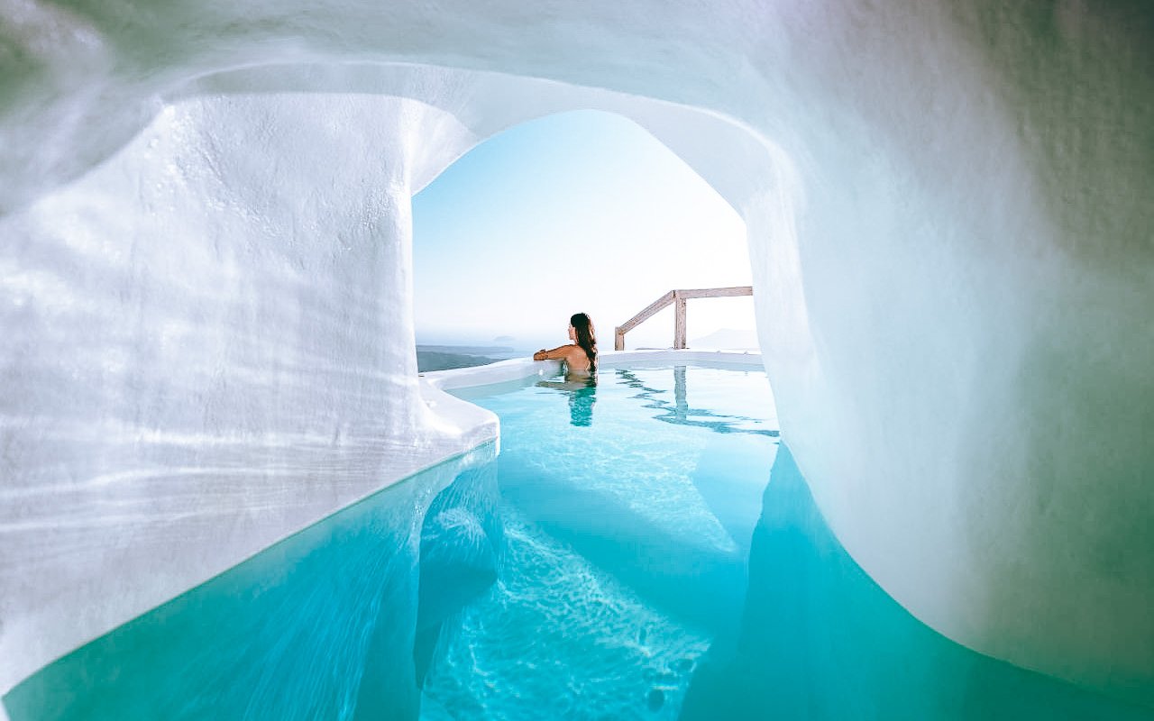 11 Best Cave Hotels in Santorini With Swim-Up Pool Views in 2023
