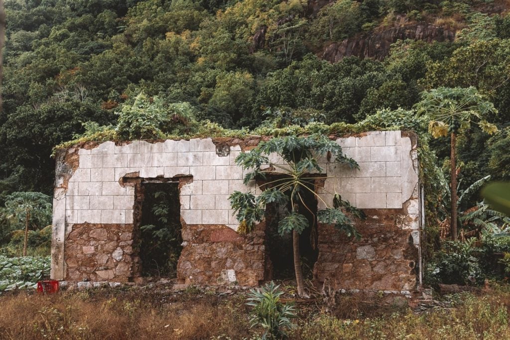 Abandoned building on the east side of La Digue