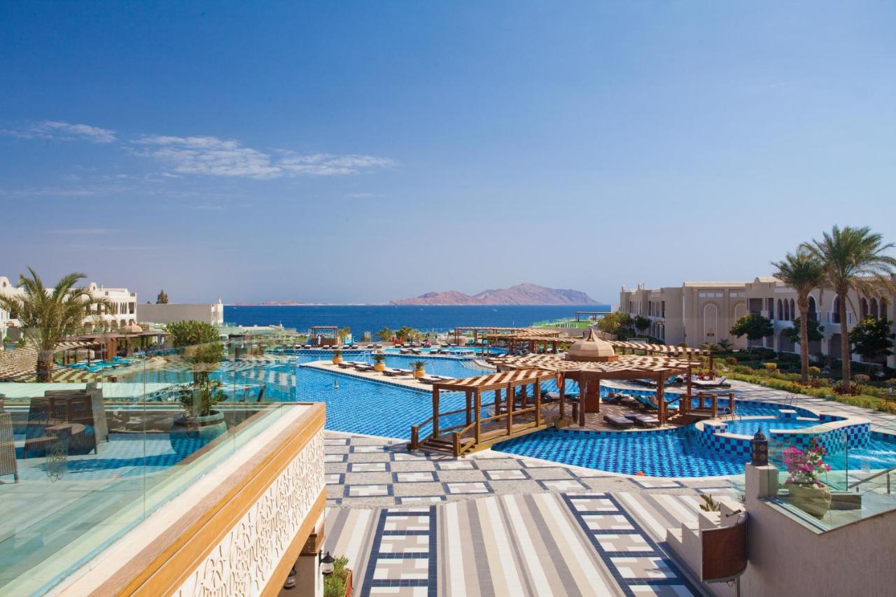 Pool and view at Sunrise Arabian Beach Resort