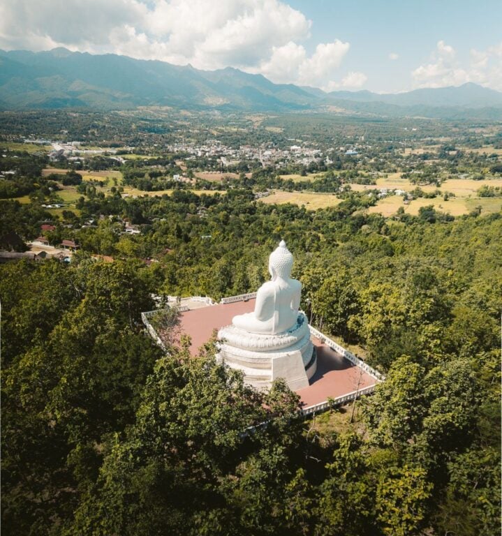 BIG WHITE BUDDHA ON THE HILL IN PAI