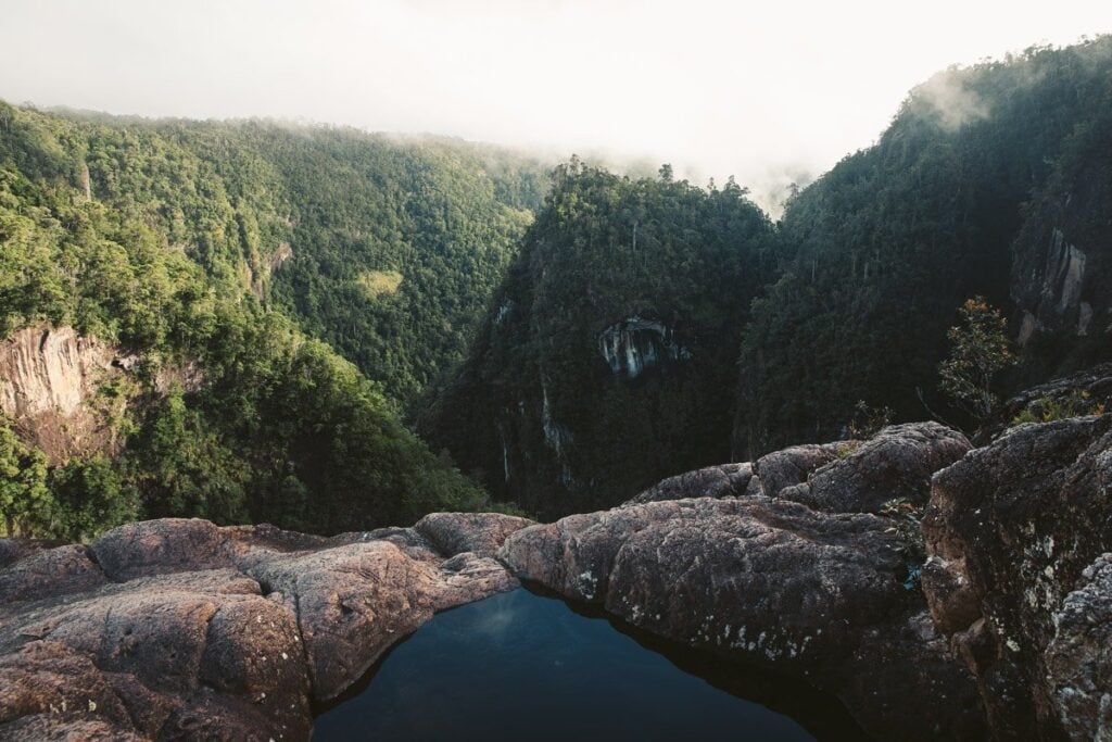 TULLY GORGE WATERFALL LOOKOUT INFINITY POOL